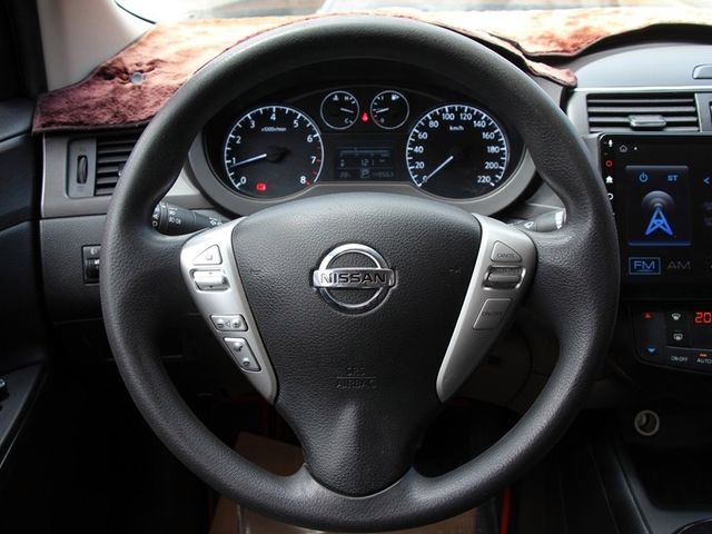 Nissan Tiida  第11張相片