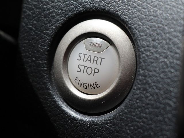 Nissan Tiida  第15張相片