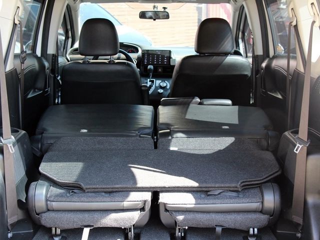 Toyota SIENTA  第8張相片