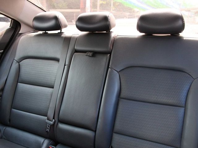 Hyundai Elantra  第6張相片