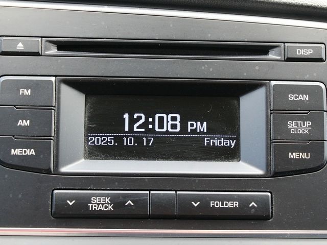 Hyundai Elantra  第12張相片