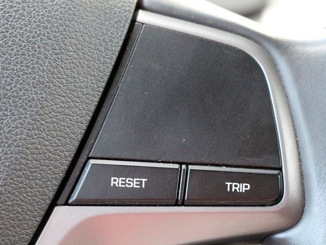 Hyundai Elantra  第14張相片