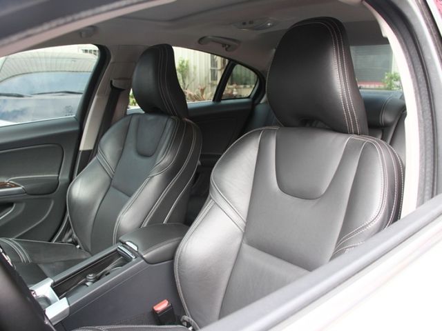 Volvo S60  第6張相片