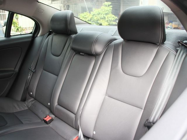 Volvo S60  第7張相片