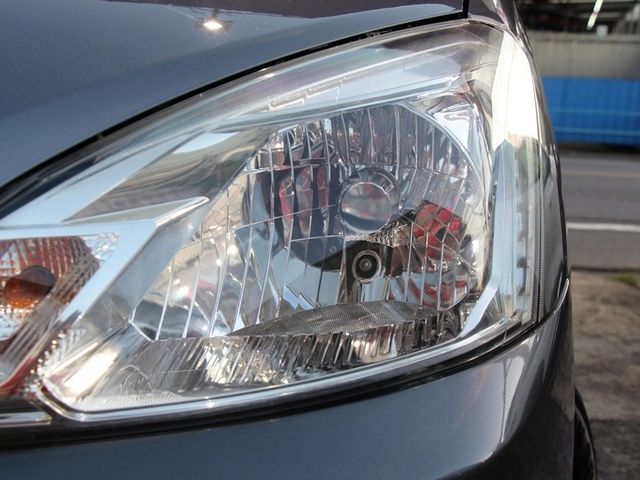 Mitsubishi Zinger  第8張相片