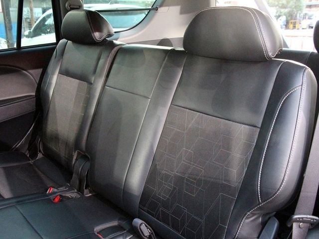 Mitsubishi Zinger  第10張相片