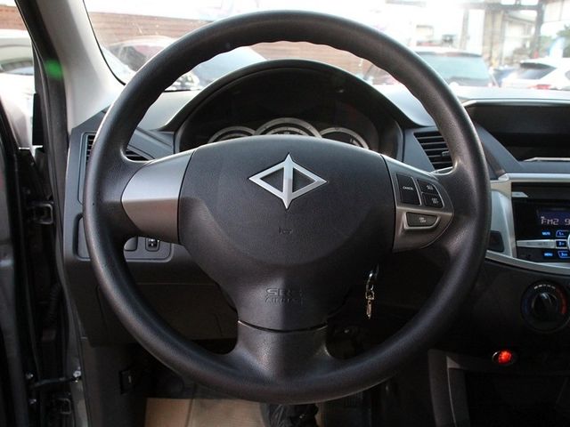 Mitsubishi Zinger  第15張相片