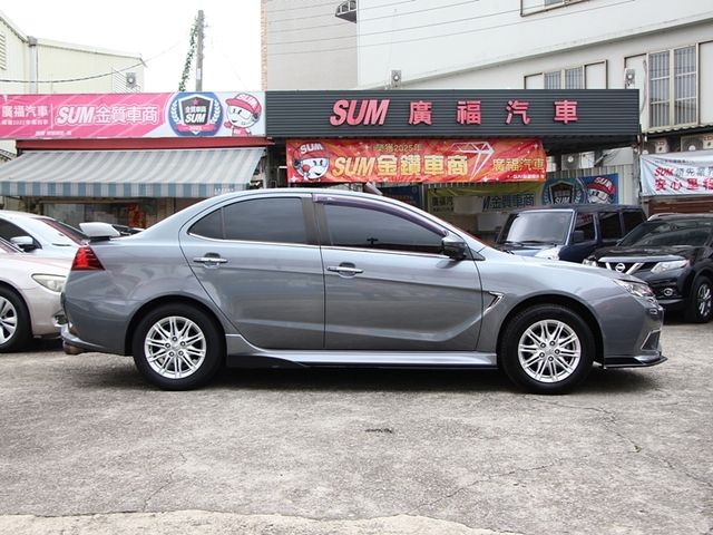 Mitsubishi Grand Lancer  第8張相片