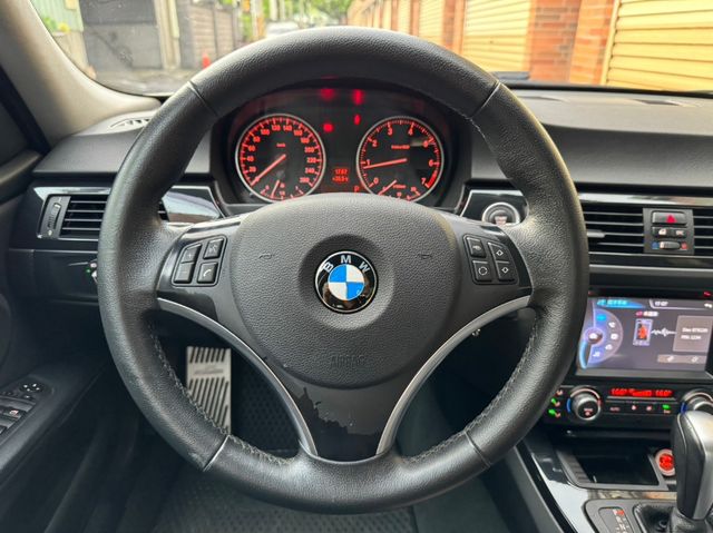 BMW寶馬 320I  第7張相片