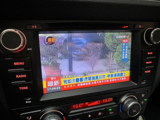 BMW寶馬 320I  第11張相片