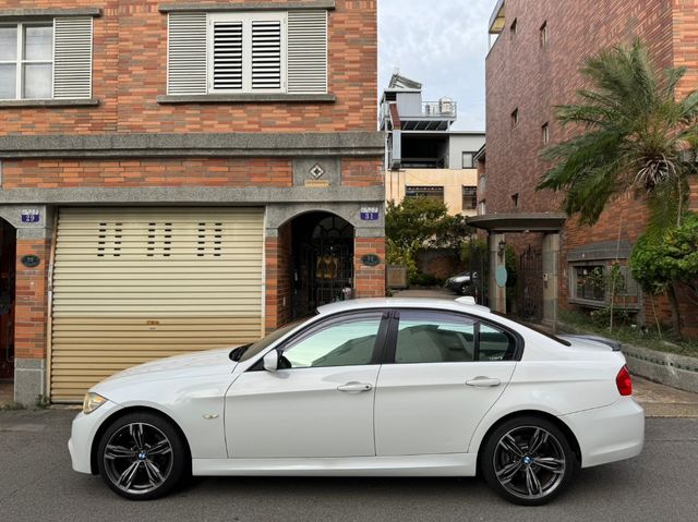 BMW寶馬 320I  第14張相片