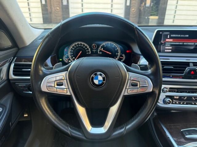 BMW寶馬 740LI  第7張相片