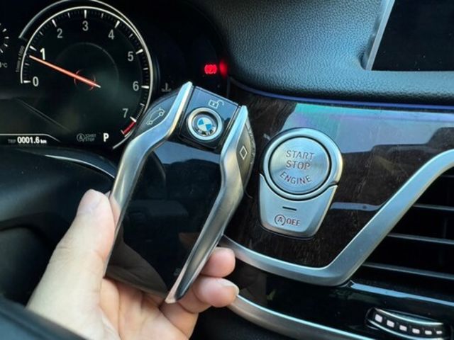 BMW寶馬 740LI  第8張相片