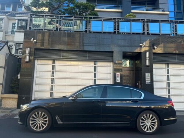 BMW寶馬 740LI  第19張相片