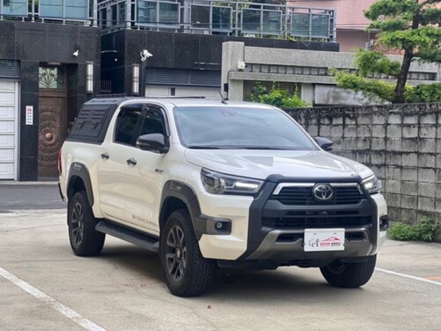 TOYOTA豐田 HILUX  第2張相片