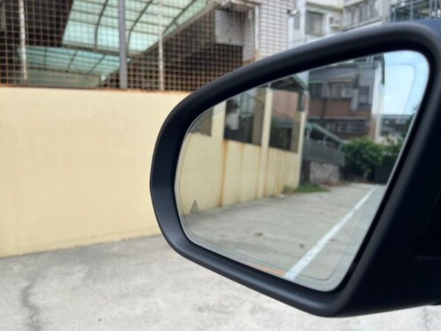 M-BENZ賓士 GLC300  第19張相片