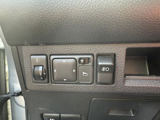 NISSAN日產 TIIDA  第10張相片