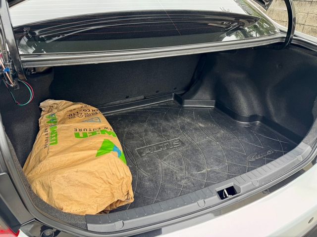 TOYOTA豐田 ALTIS  第8張相片