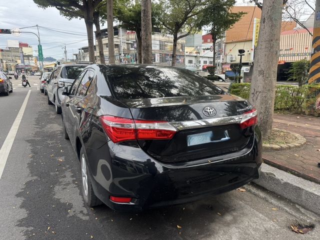 TOYOTA豐田 ALTIS  第2張相片