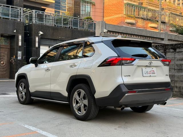 TOYOTA豐田 RAV4  第3張相片