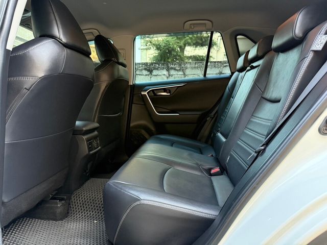 TOYOTA豐田 RAV4  第7張相片