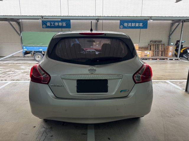 NISSAN日產 TIIDA  第2張相片