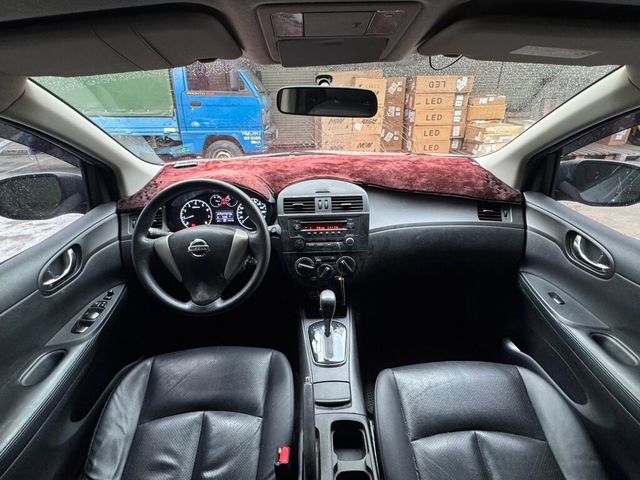 NISSAN日產 TIIDA  第3張相片
