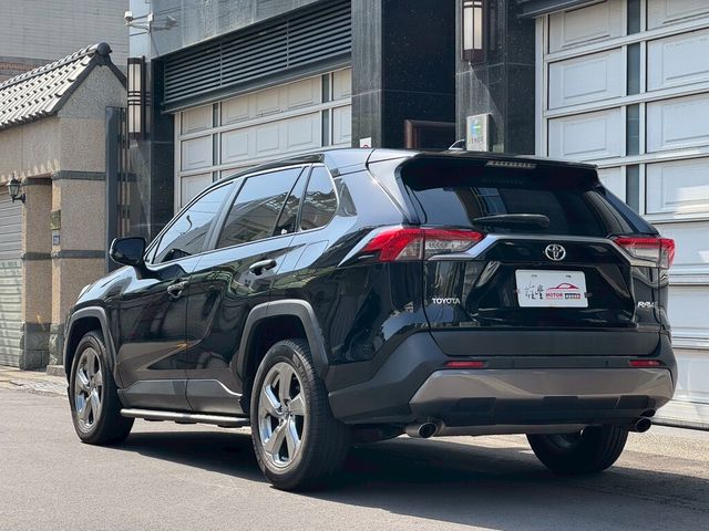 TOYOTA豐田 RAV4  第3張相片