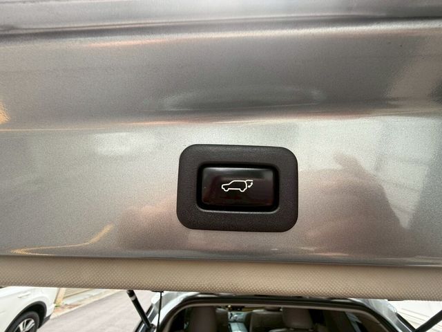 TOYOTA豐田 PREVIA  第18張相片