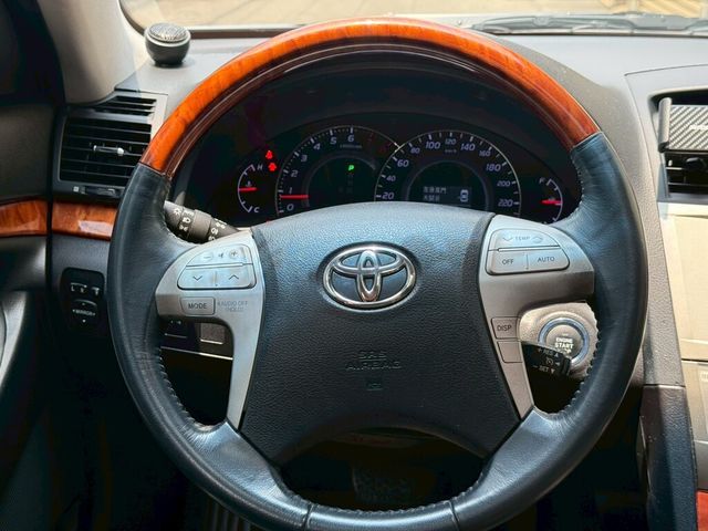 TOYOTA豐田 CAMRY  第7張相片