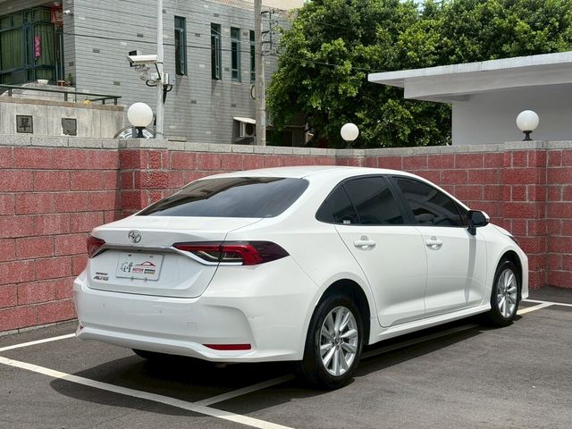 TOYOTA豐田 ALTIS  第3張相片