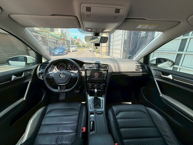 VOLKSWAGEN福斯 GOLF  第6張相片