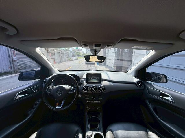 M-BENZ賓士 B180  第5張相片
