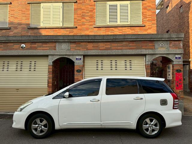 TOYOTA豐田 WISH  第5張相片