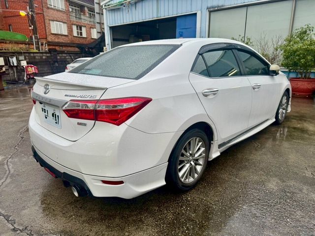 TOYOTA豐田 ALTIS  第3張相片