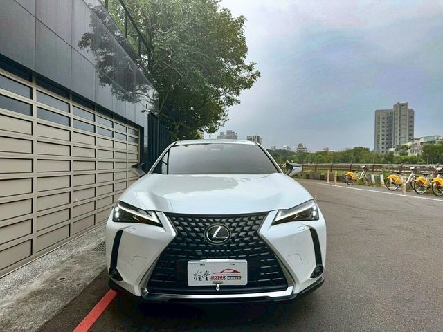 LEXUS凌志 UX300H  第2張相片