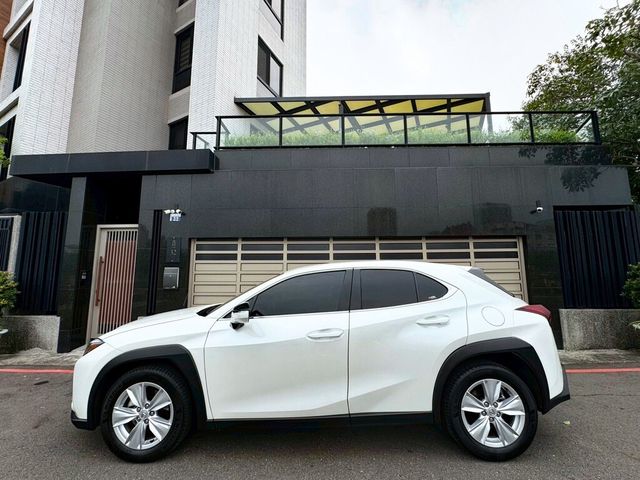 LEXUS凌志 UX300H  第5張相片