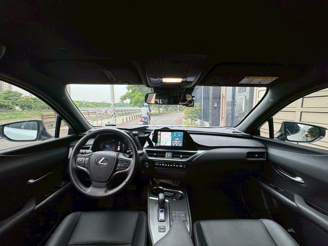 LEXUS凌志 UX300H  第6張相片