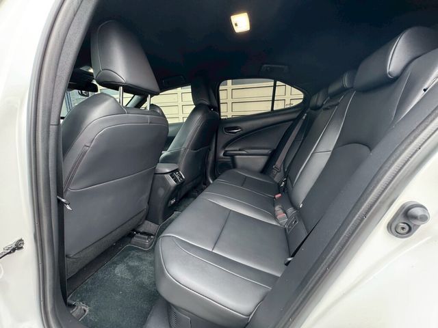 LEXUS凌志 UX300H  第7張相片