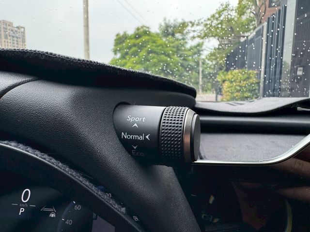 LEXUS凌志 UX300H  第11張相片