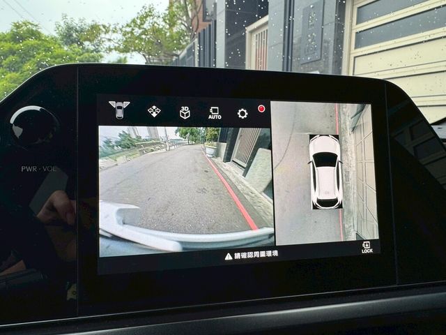 LEXUS凌志 UX300H  第15張相片