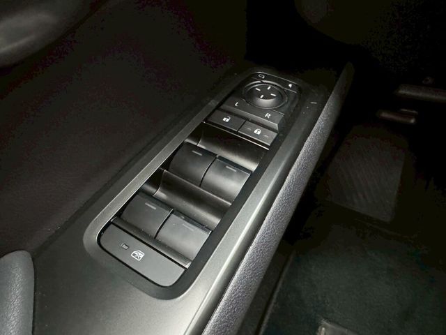 LEXUS凌志 UX300H  第18張相片