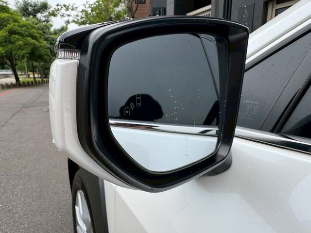 LEXUS凌志 UX300H  第19張相片