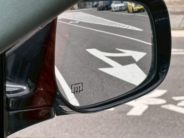 TOYOTA豐田 CAMRY  第16張相片