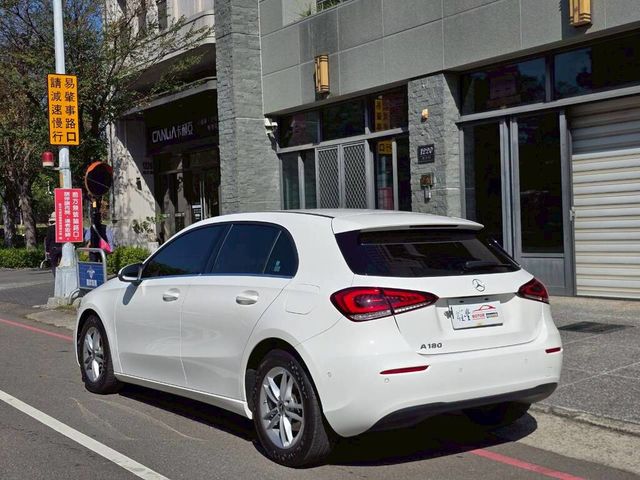 M-BENZ賓士 A180  第3張相片