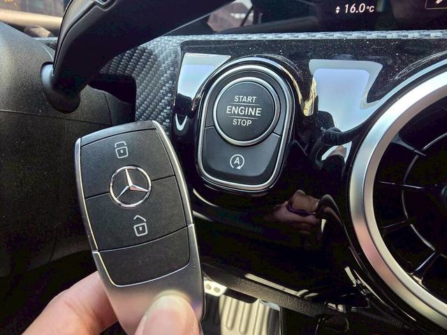 M-BENZ賓士 A180  第11張相片