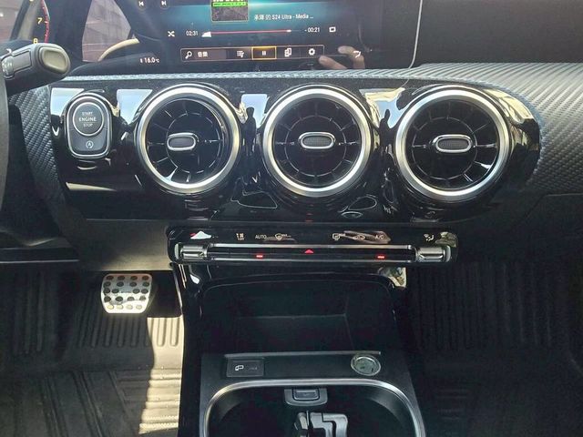 M-BENZ賓士 A180  第16張相片