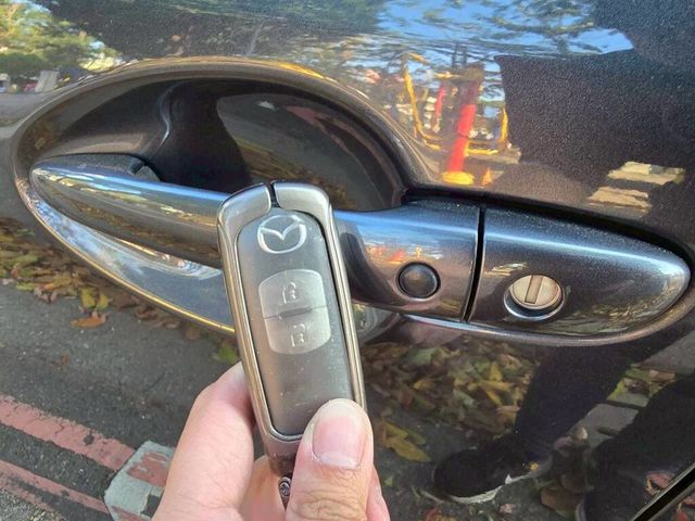 MAZDA馬自達 MAZDA 3  第15張相片