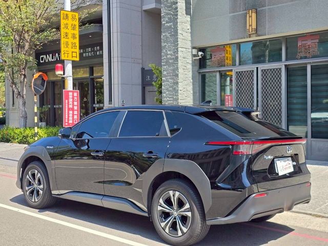 TOYOTA豐田 BZ4X  第3張相片