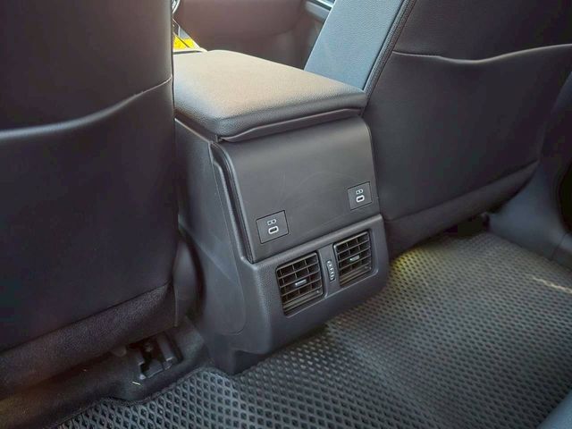 TOYOTA豐田 BZ4X  第18張相片